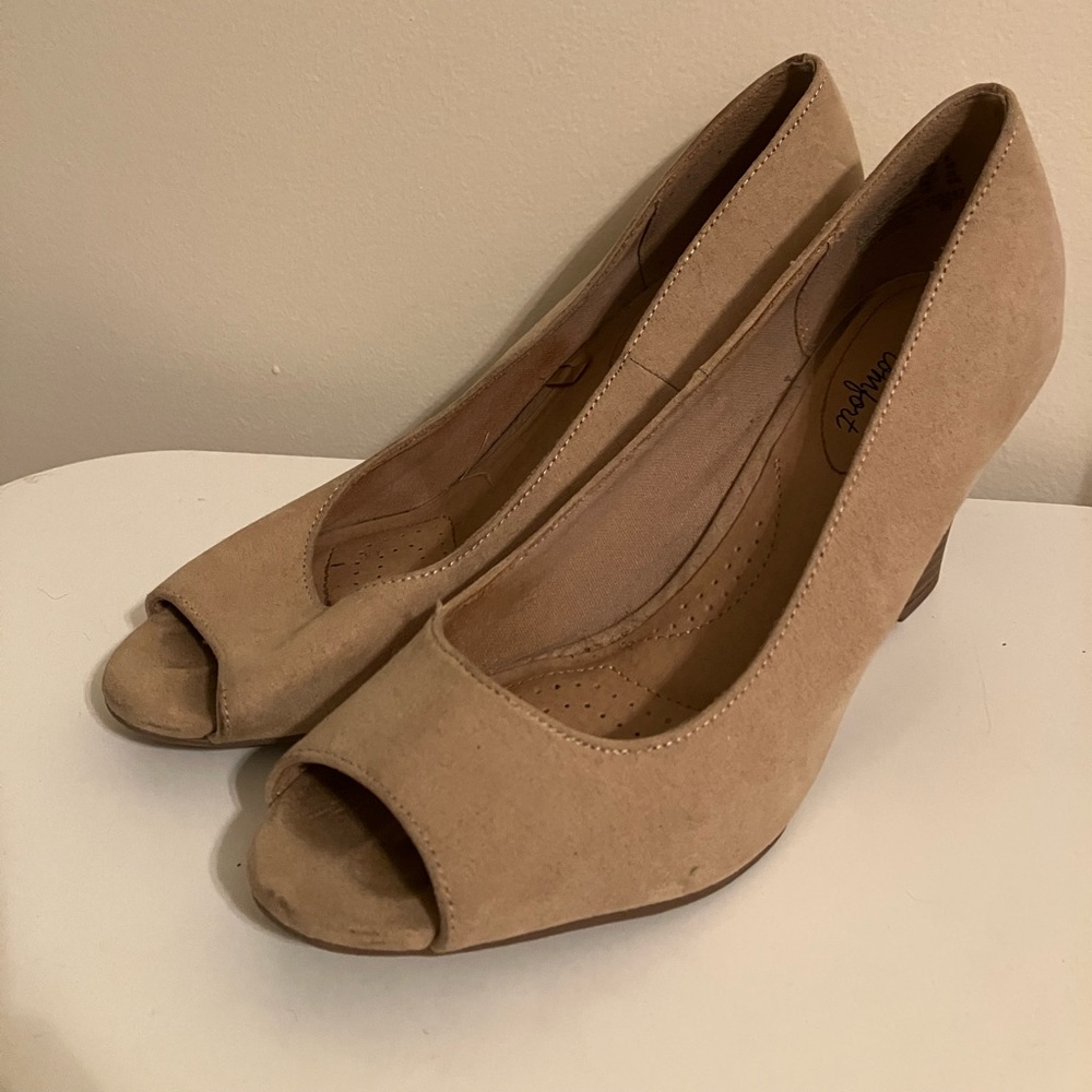 Nude Wedges